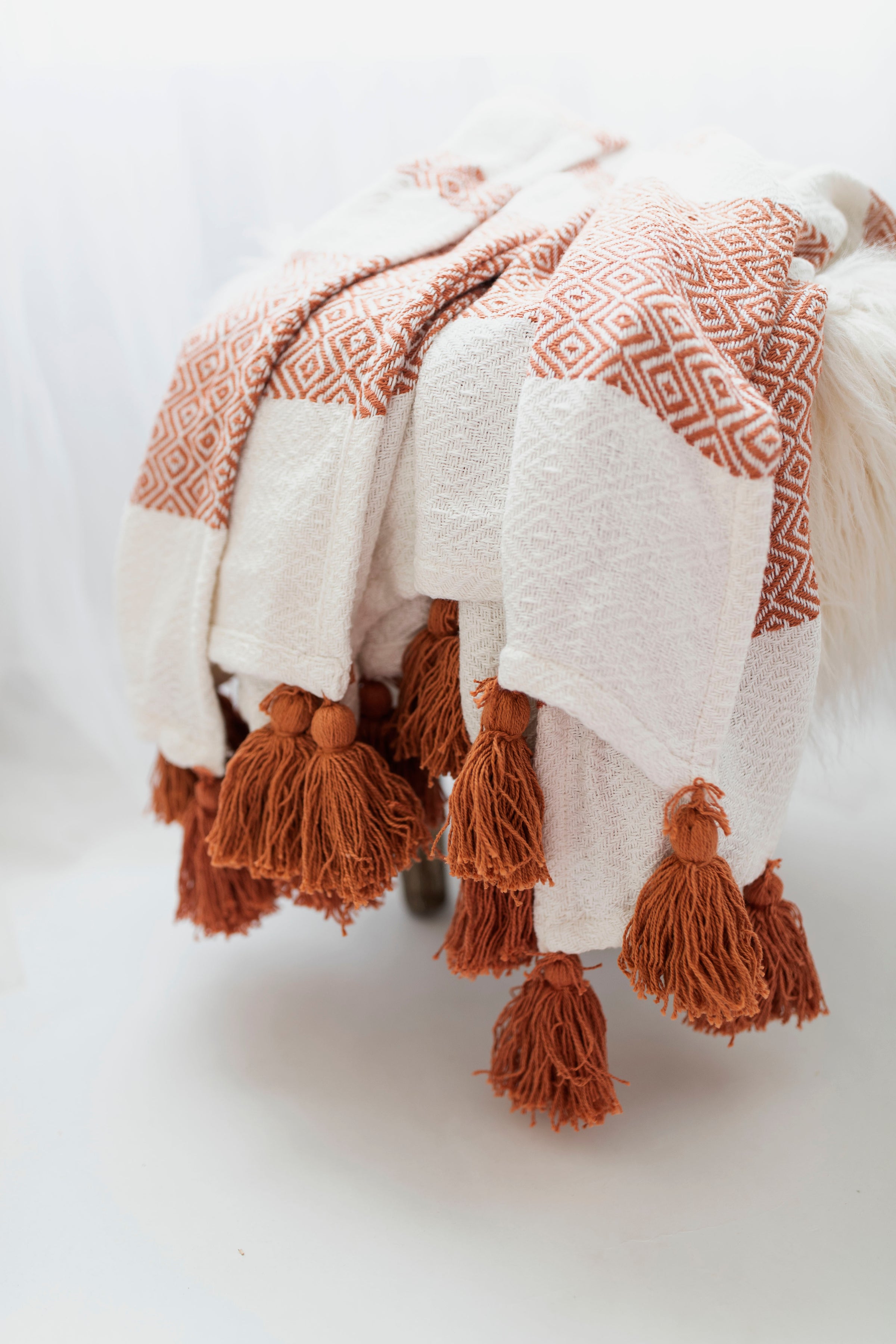 Rust Tassel Throw Blanket – BRAIDED CROWN